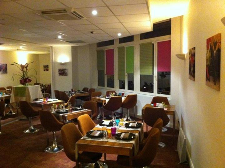 Logis Hotel De France Restaurant Le Lucullus Montmorillon Dış mekan fotoğraf
