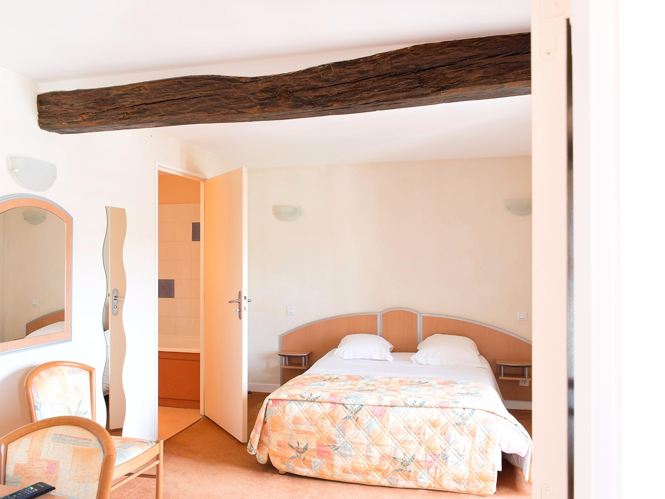 Logis Hotel De France Restaurant Le Lucullus Montmorillon Dış mekan fotoğraf