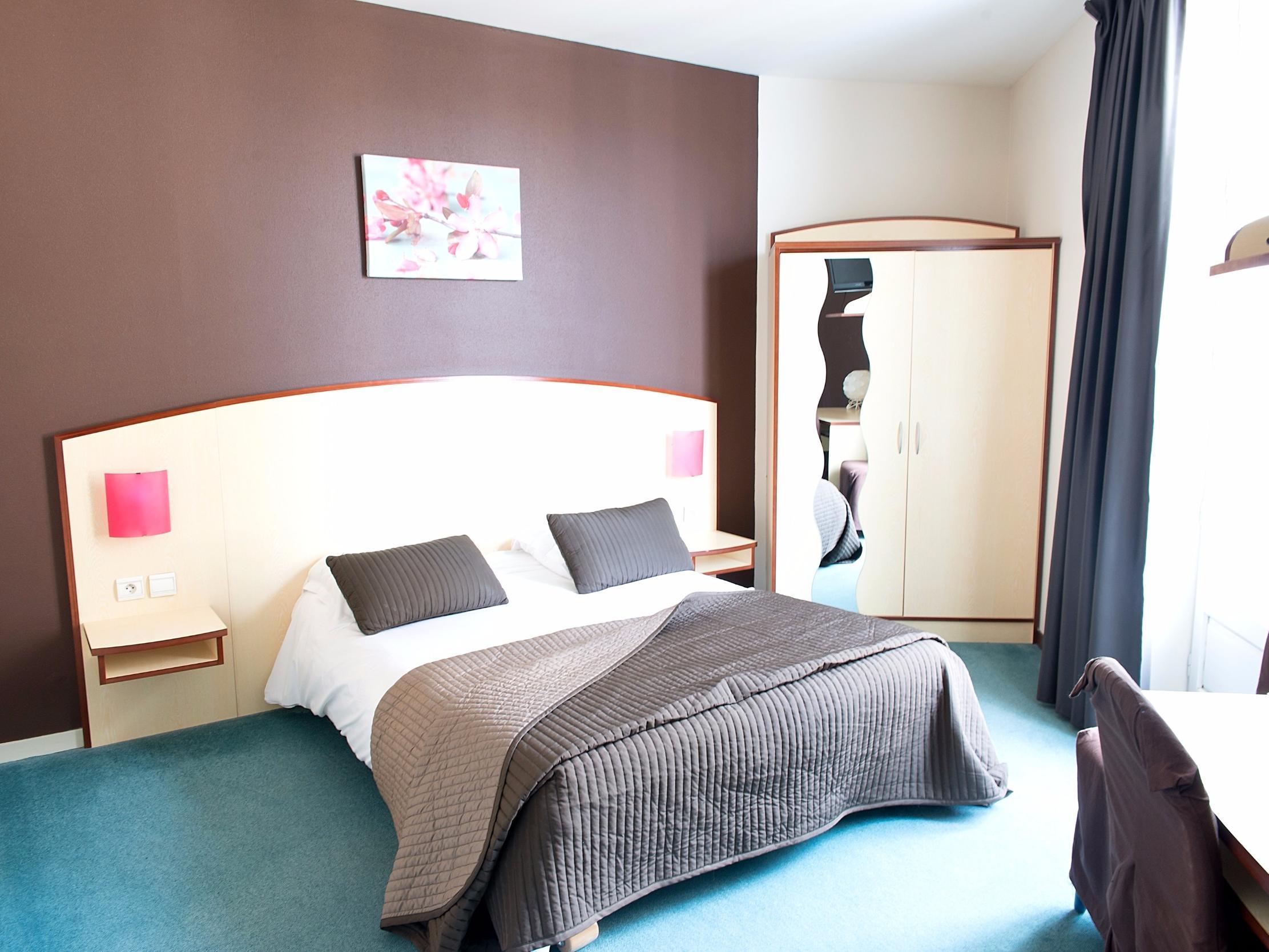 Logis Hotel De France Restaurant Le Lucullus Montmorillon Dış mekan fotoğraf
