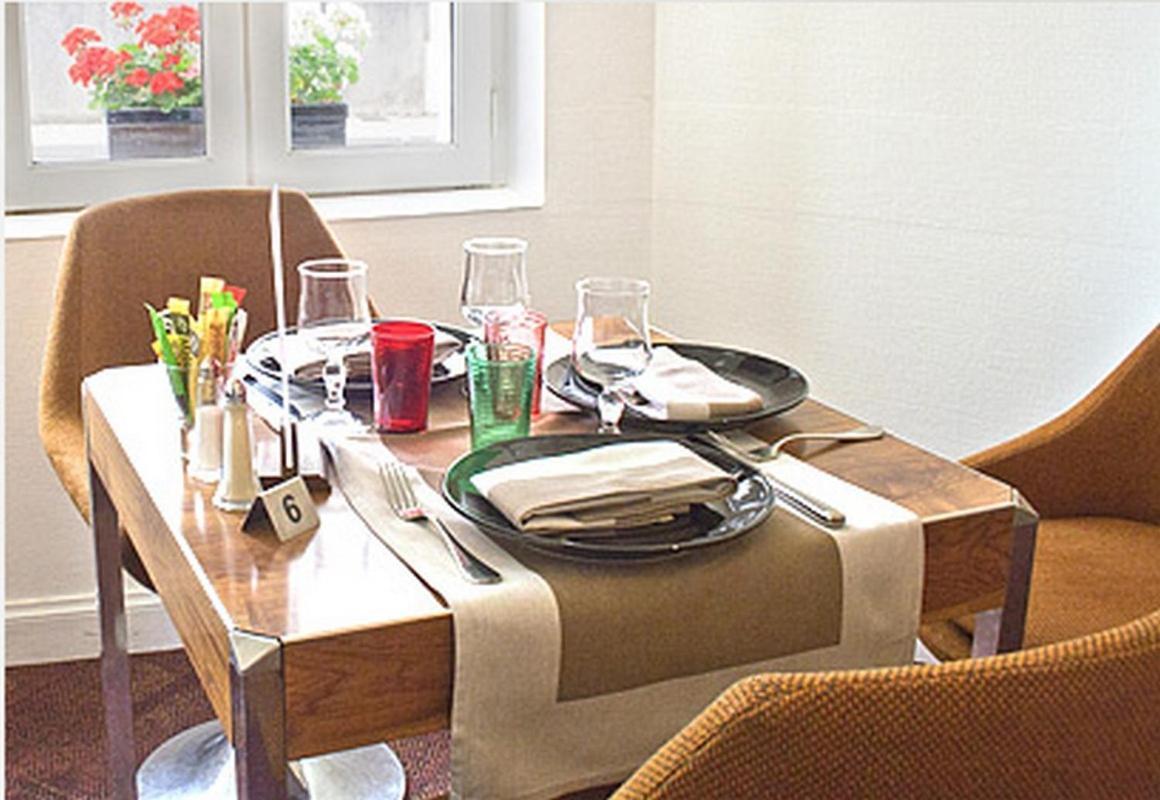 Logis Hotel De France Restaurant Le Lucullus Montmorillon Dış mekan fotoğraf