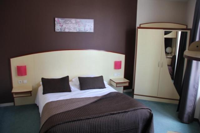Logis Hotel De France Restaurant Le Lucullus Montmorillon Oda fotoğraf