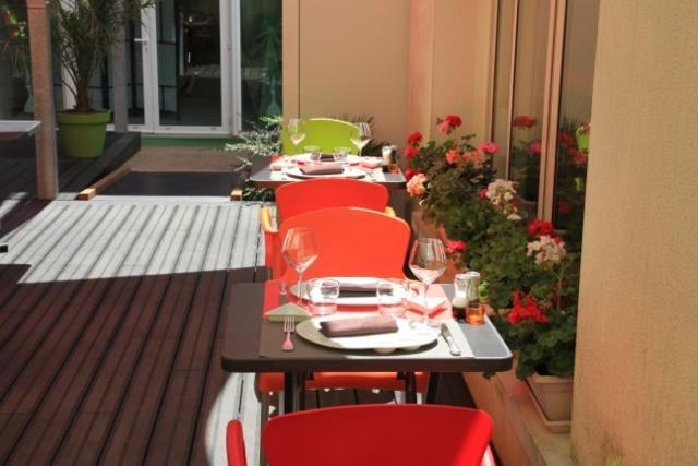 Logis Hotel De France Restaurant Le Lucullus Montmorillon Dış mekan fotoğraf